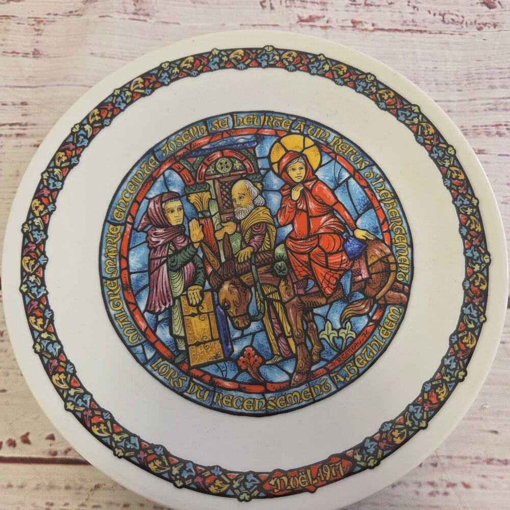 Vintage 1977 D'Arceau limoges Noel Vitrail Refus d'Hebergement Plate France